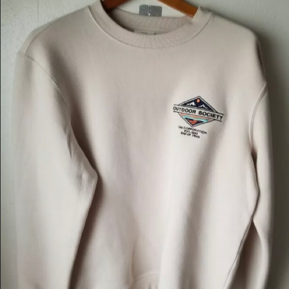 H&M Other - H&M beige crewneck Medium